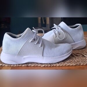 Vessi Mens Pearl White Gray M7 EVERYDAY Athletic Shoes